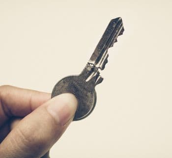 Der Schließmechanismus Ihrer Tür ist Effekt oder der Schlüssel ist abgebrochen? 